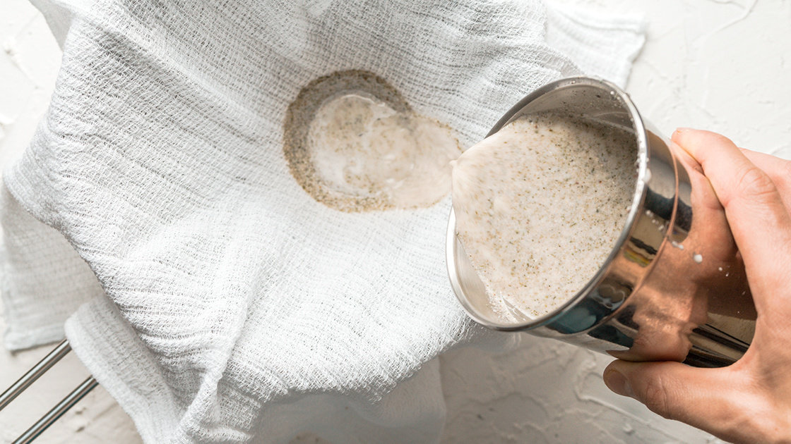 Hemp Milk: Nutrition, Benefits and How to Make It